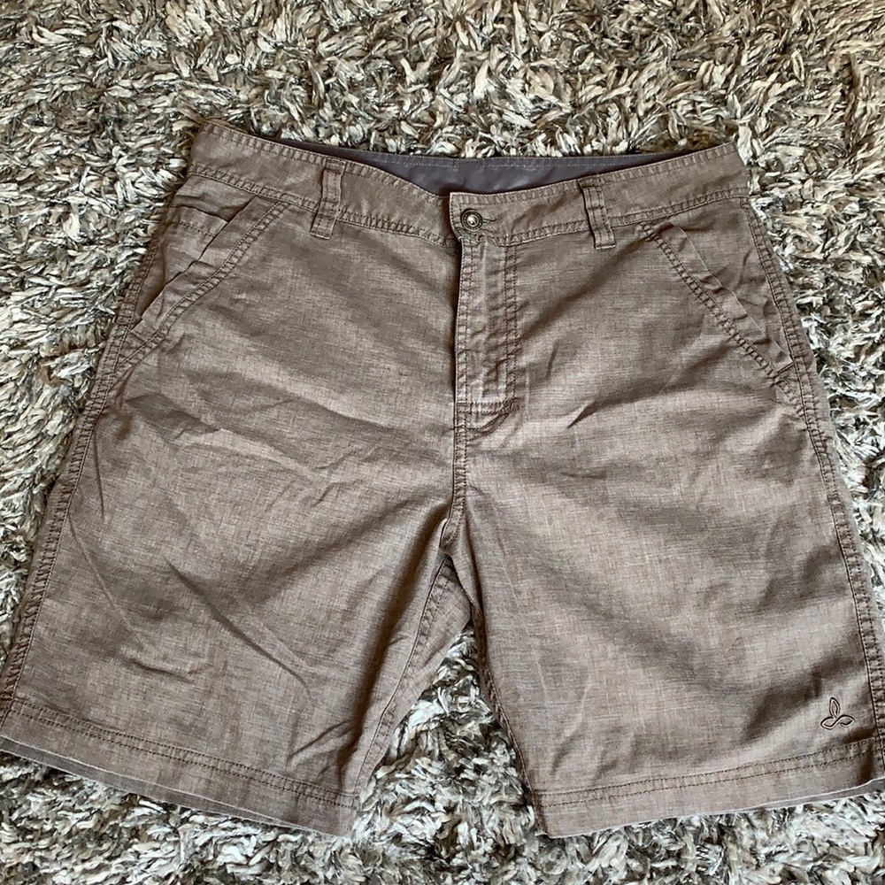 Men’s Prana shorts